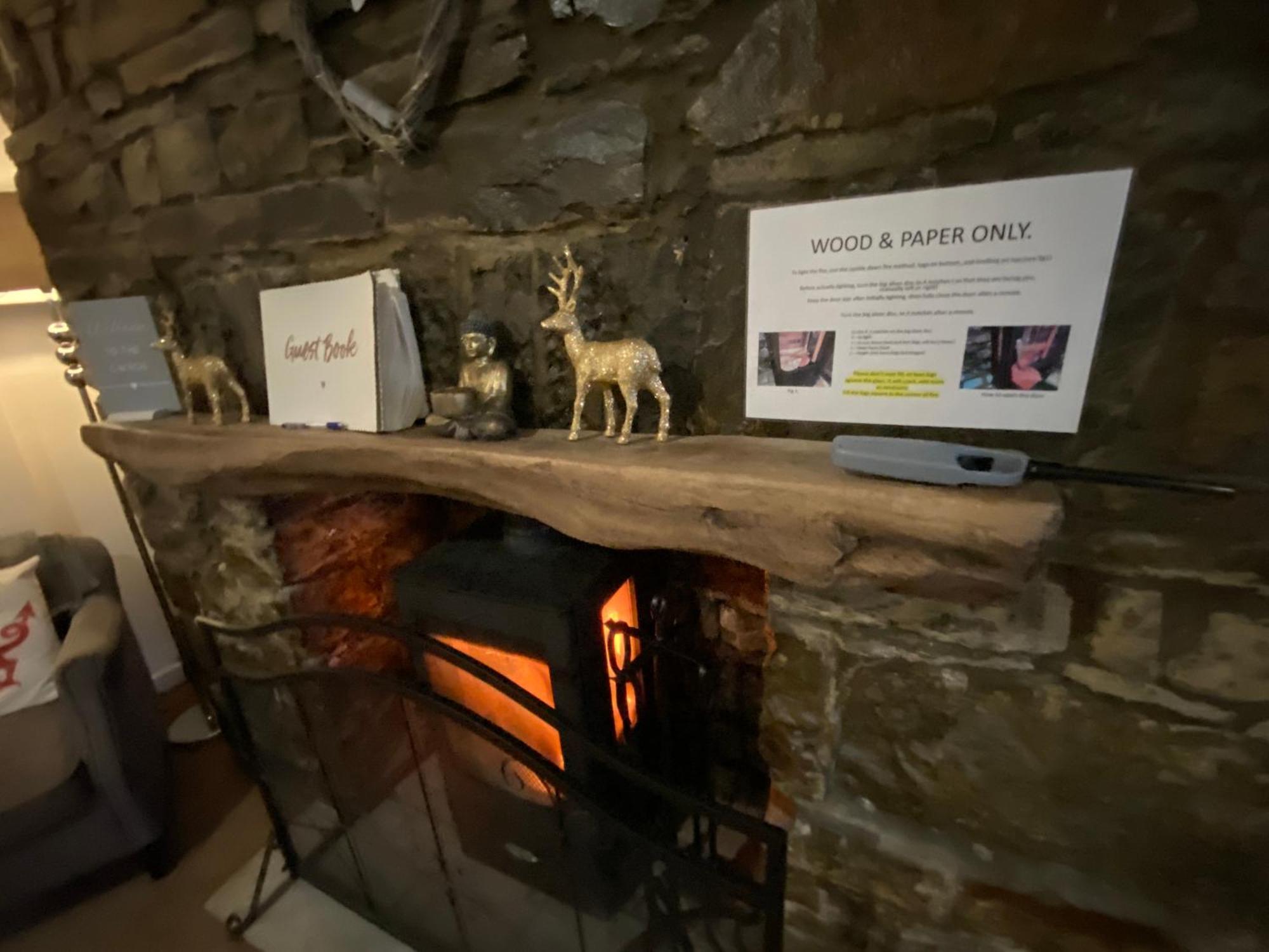 The Cwtch, Log Fire, Sleeps 6, Nr Zip World, Brecon And Bike Park Wales Villa อาเบอร์แดร์ ภายนอก รูปภาพ